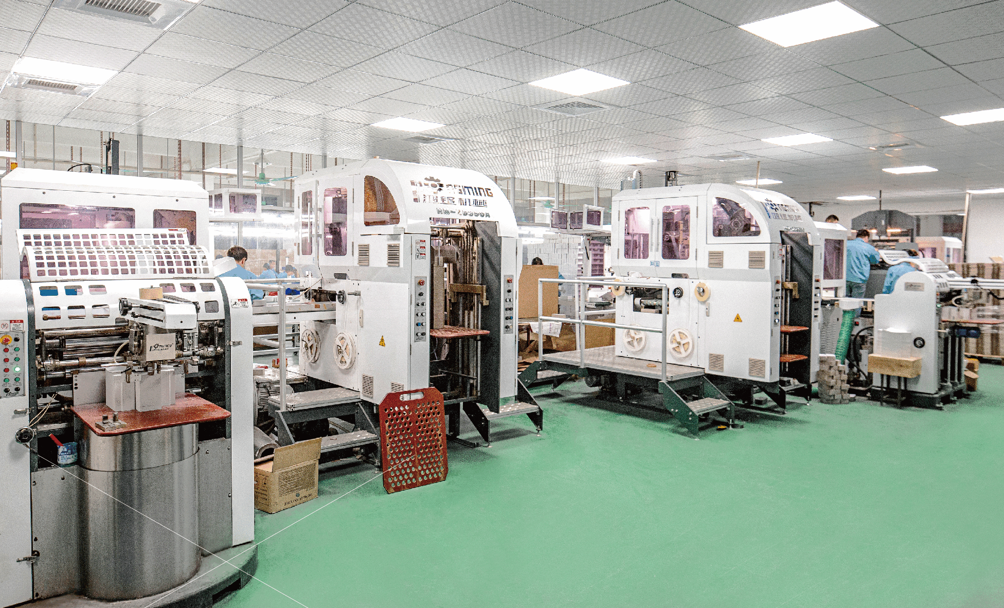 Automated floor-to-ceiling workshop
